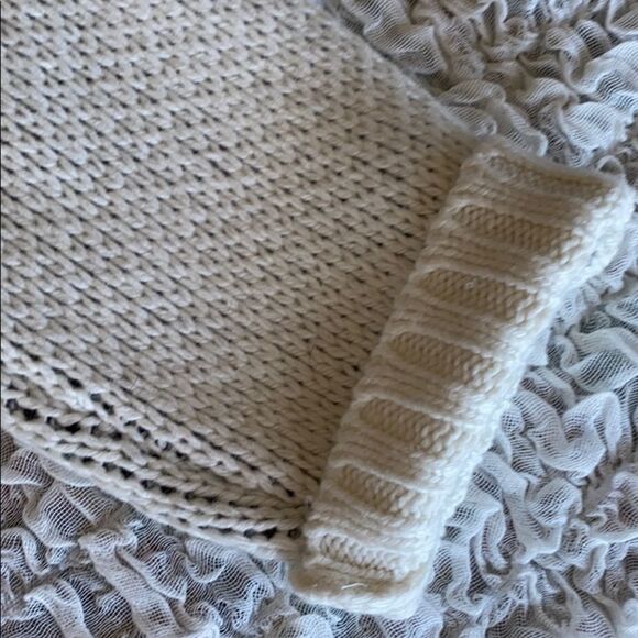 Anthropologie Sweater  - Picture 7 of 8